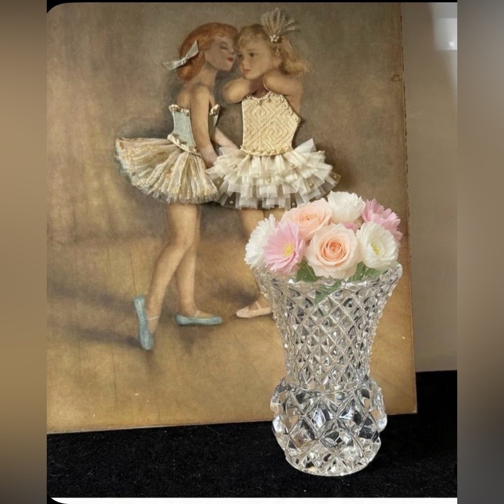 Elegant Vintage Vase Lead Crystal, Diamond Point Pineapple Shape 5 inches tall.